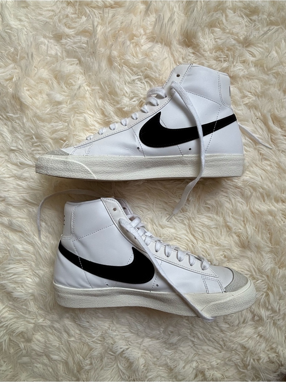Nike Blazer Mid 77 Vintage White Black Womens Size 10.5 - Picture 2 of 6